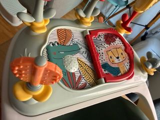 Asiento bebé para juegos y postura