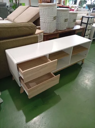 Mueble TV blanco y madera