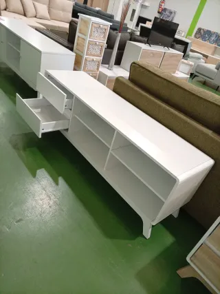 Mueble TV blanco y madera