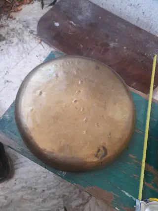 Piatto rotondo in ottone