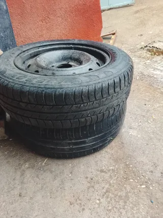 2 Llantas Peugeot con Neumático