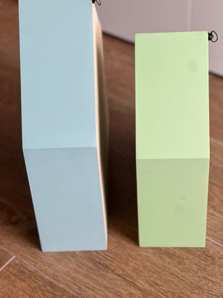 Estantería infantil de madera decorada