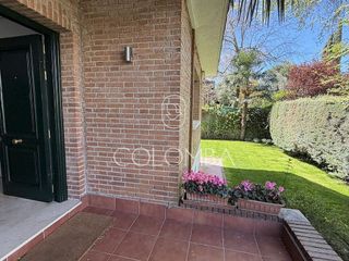 Casa pareada en alquiler en Piovera - Conde Orgaz en Madrid