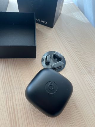 Auricular Derecho Power Beats Pro Negro