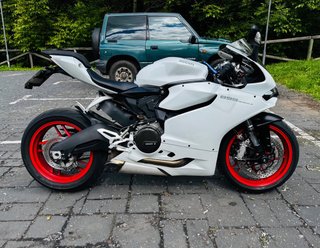Ducati 899 Panigale Blanca