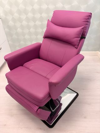 Sillón estética rosa fucsia + taburete