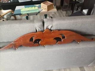 Copete piecero cama nogal tallado antiguo