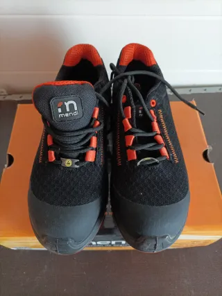 Zapatos de seguridad Mendi negros y naranjas