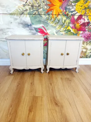 2 MESILLAS DE NOCHE VINTAGE.