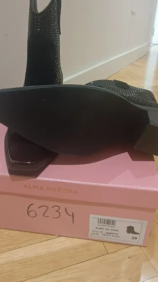 Botines Alma en Pena Piel Serraje Joya Negros