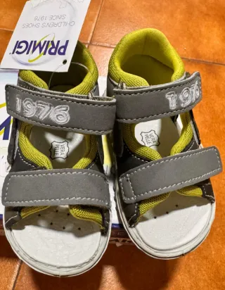 Sandalias niño 1976 fútbol