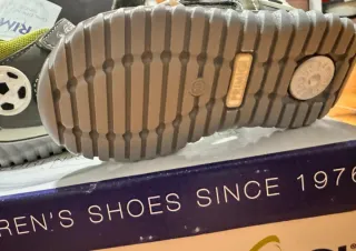 Sandalias niño 1976 fútbol