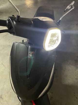 Moto Scooter Mitt 49cc Automática Negra