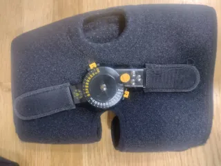 Rodillera articulada ajustable