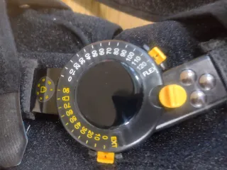 Rodillera articulada ajustable