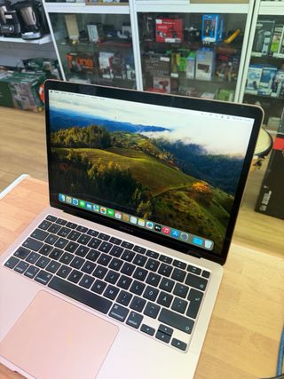 MacBook Air 2020 i5 16GB RAM 256GB SSD