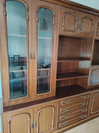 Mueble de salón  madera y cristal