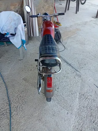 Derbi Olimpica Roja y Blanca