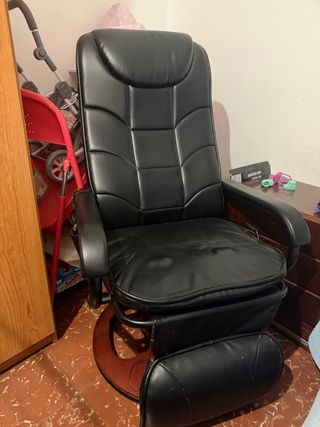Sillón con reposapiés negro