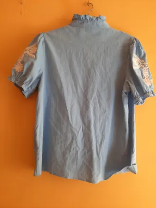 Camisa bordada azul talla M