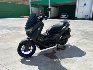Yamaha NMAX V3 Negra