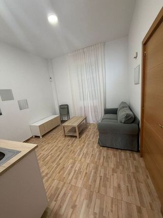 Piso en alquiler en Gamarra - La Trinidad en Málaga