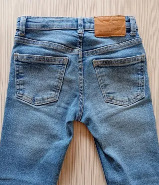 TALLA 7 AÑOS PANTALÓN VAQUERO DE ZARA