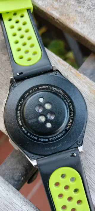 Huawei Watch GT 2e Verde  Tiene marcas