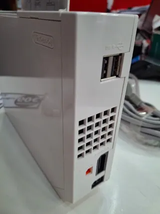 Nintendo Wii Blanca Retrocompatible Completa