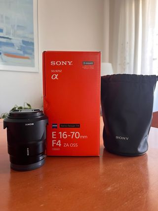 Sony a6500 + Objetivo Zeiss 16-70mm f/4 + extras
