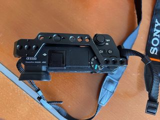 Sony a6500 + Objetivo Zeiss 16-70mm f/4 + extras