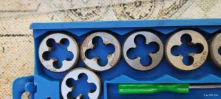 Set Maschi e Filiere 40 Pezzi NC & NF, NPT