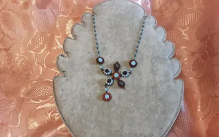 Collana Furla con pietre rosse e turchesi