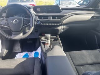 Lexus UX 2020