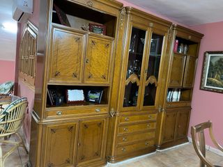 Mueble librería de salón madera y cristal