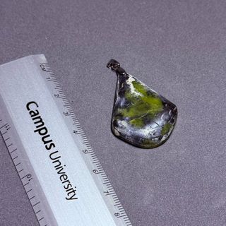 Colgante artesanal Serpentina Magnetita Mineral