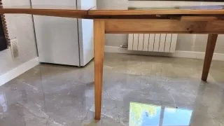 Mesa de comedor extensible de madera