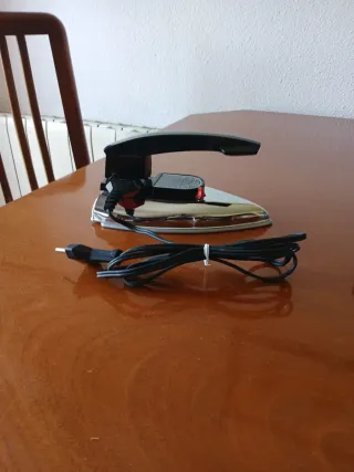 Plancha de viaje + plancha de pelo