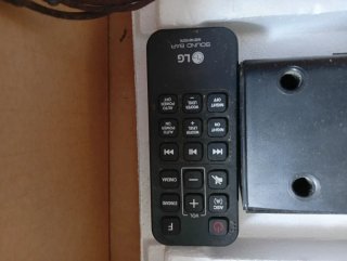 Barra de Sonido LG 300W Negra