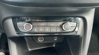 Opel Corsa 1.2T XHL 74KW EDITION 100 5P