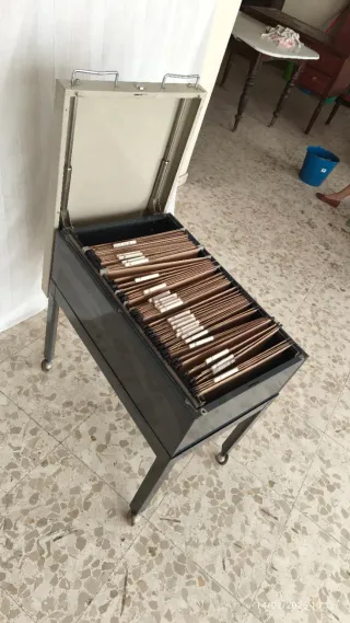 Silla archivador metálica vintage negra