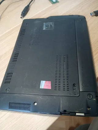 Portátil Acer Aspire V5 - Sin Cargador