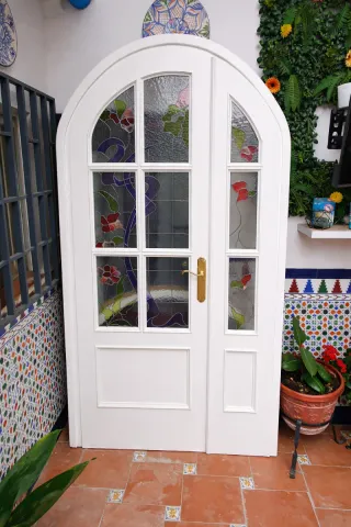 Puerta madera vidriera plomo