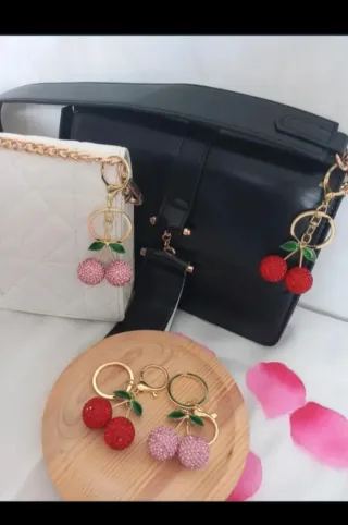 Llaveros Cherry Aesthetic