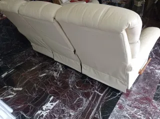 Sofá polipiel beige 3 plazas y butaca reclinable