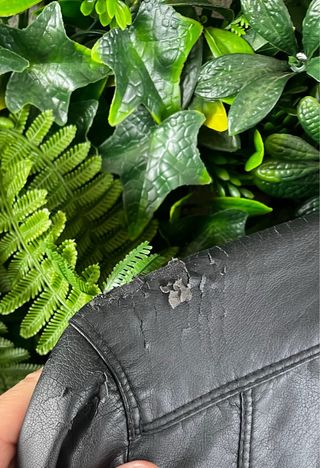 Cazadora polipiel negra mujer