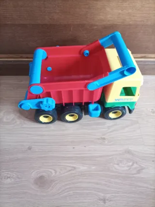 Camión y Carrito de Juguete