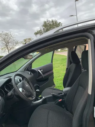 Nissan Qashqai+2 2010