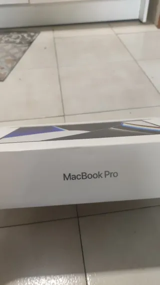 Caja Macbook Pro 14