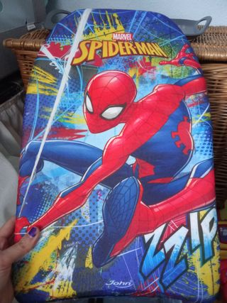 Lote de cosas de bebé: parque, cuna, parque,cuna